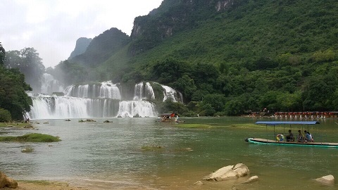 La grotte Son Doong et la cascade Ban Gioc sont votées parmi le top des merveilles naturelles